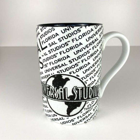 Universal Studios TM&C 2013 Black and White Sparkle Glitter 16 Fl Oz Coffee Mug - Picture 1 of 6